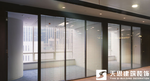 <a href=http://m.idfaka.cn/ target=_blank class=infotextkey>合肥办公室装修</a>玻璃