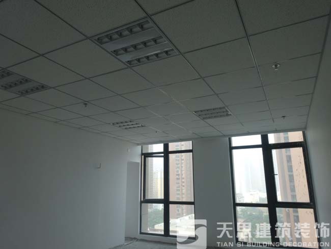 600乘600矿棉板吊顶，600乘600格栅灯