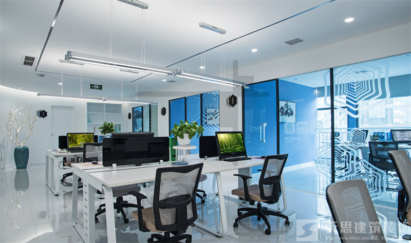 <a href=http://m.idfaka.cn/ target=_blank class=infotextkey>合肥办公室装修</a>中装修重点应该放在哪个地方呢