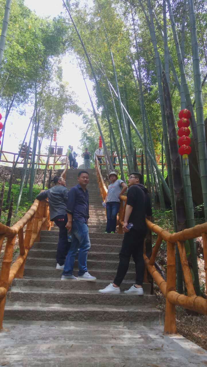 天思装饰巨石山两日游之登山游览巨石山